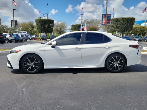 Used 2022 Toyota Camry SE w/ Audio Upgrade Package image 7