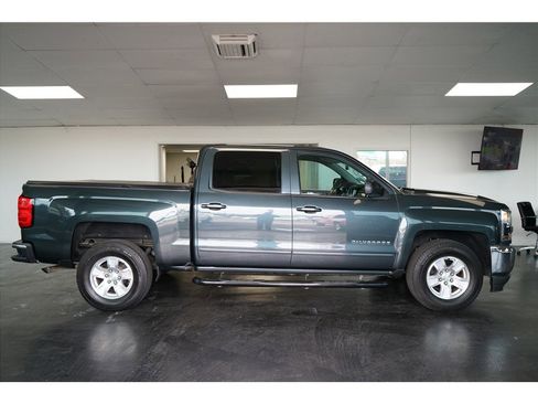 Used 2018 Chevrolet Silverado 1500 LT w/ LT Eassist Package image 8
