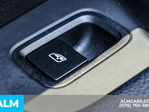 Used 2023 Porsche Cayenne Platinum Edition image 64