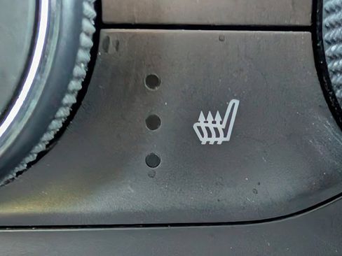 Used 2025 Chevrolet Trax RS w/ Sunroof Package image 18