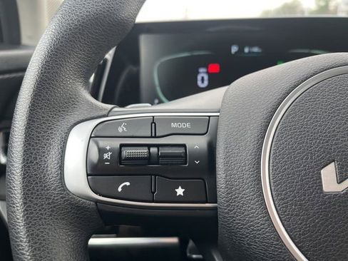 Used 2023 Kia Sportage LX image 14
