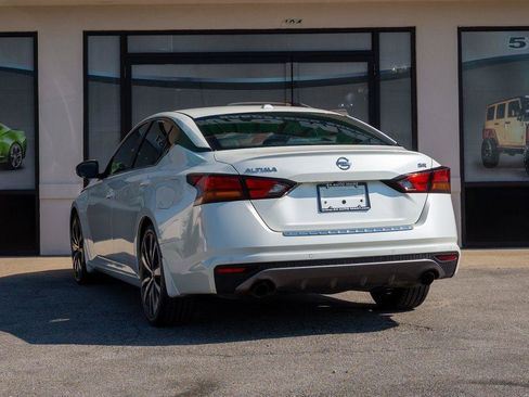 Used 2020 Nissan Altima 2.5 SR w/ Premium Package FWD image 4