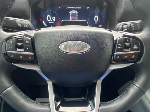 Used 2025 Ford Explorer Platinum w/ LUX Leather Package AWD/4WD image 31