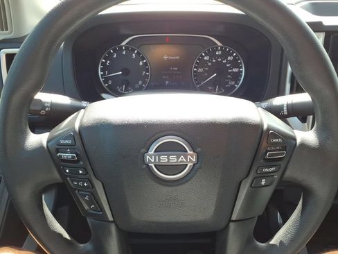 Used 2025 Nissan Frontier SV RWD image 15