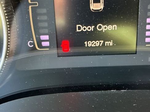 Used 2018 Jeep Cherokee Latitude w/ Cold Weather Group image 35