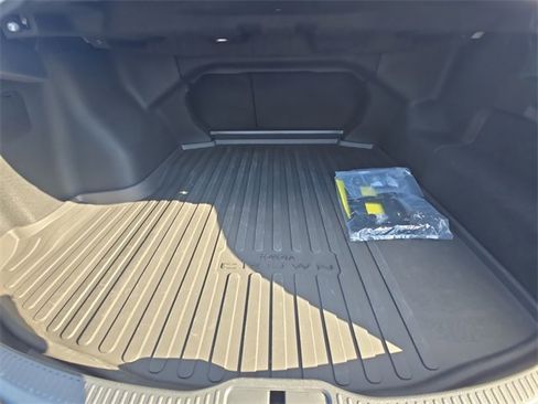 Used 2025 Toyota Crown Limited image 13