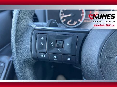 Used 2024 Nissan Rogue S image 16