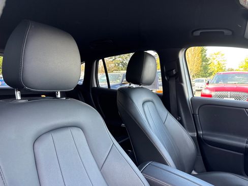 Used 2023 Mercedes-Benz GLA 250 4MATIC image 17