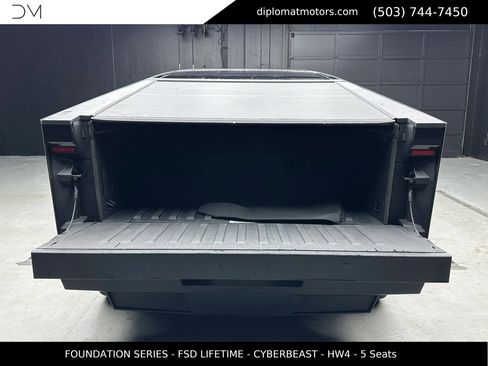 Used 2024 Tesla Cybertruck Cyberbeast AWD/4WD image 40