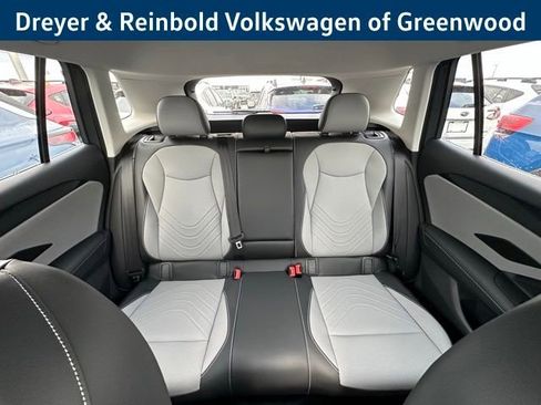 New 2026 Volkswagen Tiguan SE image 30