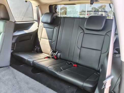 Used 2017 GMC Yukon SLT AWD/4WD image 9