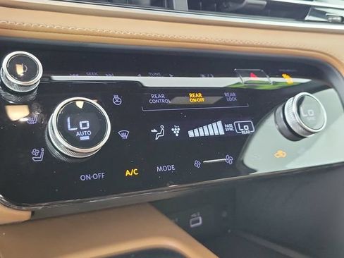 Certified 2025 INFINITI QX60 Luxe w/ Vision Package FWD image 32