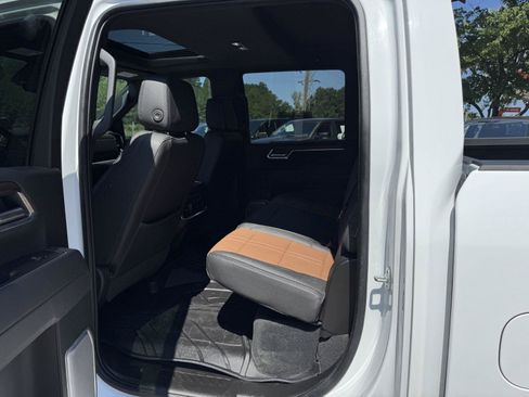 Used 2026 Chevrolet Silverado 2500 High Country w/ Technology Package AWD/4WD image 7
