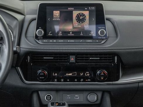 Used 2023 Nissan Rogue SV image 8