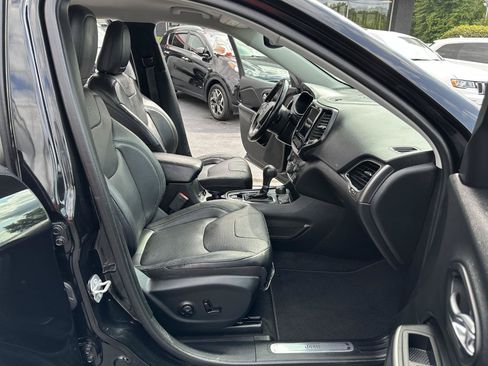 Used 2020 Jeep Cherokee Limited AWD/4WD image 47