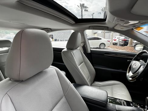 Used 2013 Lexus ES 350 w/ Luxury Pkg FWD image 46