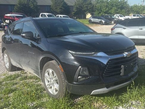 Used 2020 Chevrolet Blazer LT FWD image 2