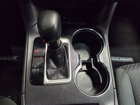 Used 2019 Toyota Highlander LE image 43