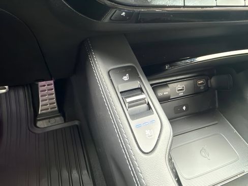 Used 2022 Kia Telluride SX w/ SX Prestige Package AWD/4WD image 13