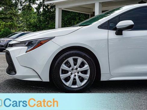 Used 2021 Toyota Corolla LE FWD image 15