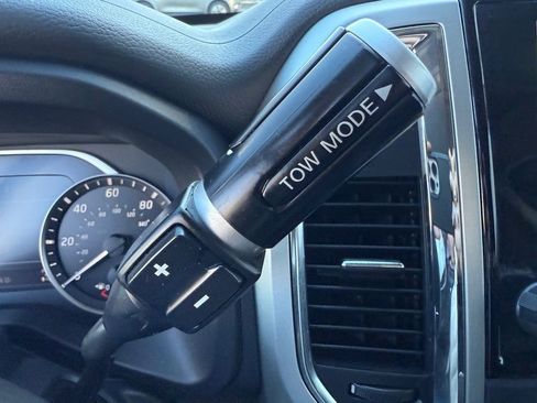 Certified 2021 Nissan Titan SV w/ SV Convenience Package image 33