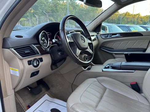 Used 2014 Mercedes-Benz GL 450 4MATIC w/ Lighting Package image 22