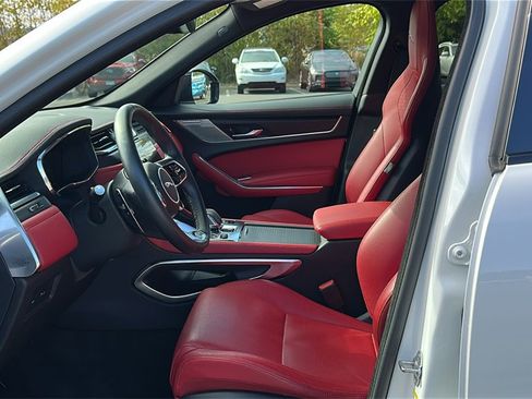 Certified 2024 Jaguar F-PACE R-Dynamic S image 10