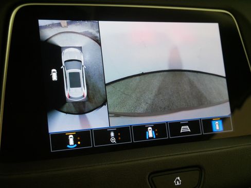 Used 2022 Cadillac XT4 Premium Luxury w/ Enhanced Visibility Package image 33