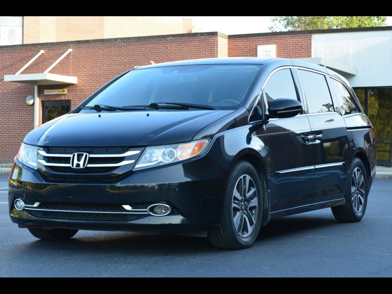 Used 2016 Honda Odyssey Touring image 1