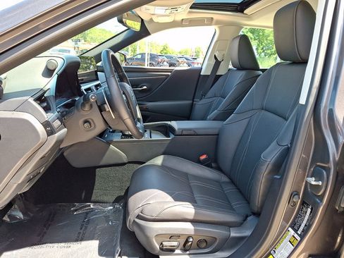 Certified 2025 Lexus ES 300h w/ Luxury Package FWD image 14