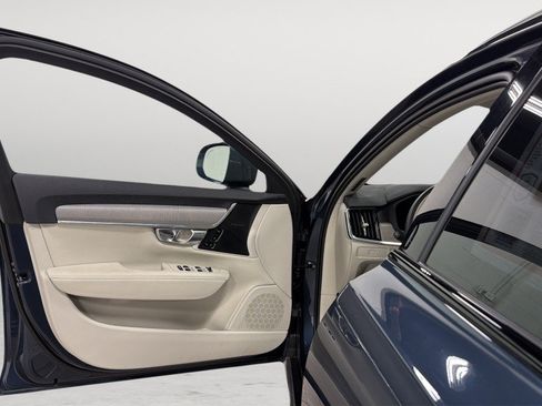 Used 2025 Volvo V90 B6 Cross Country Plus w/ Climate Package AWD/4WD image 14