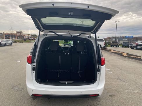 New 2026 Chrysler Voyager LX image 16