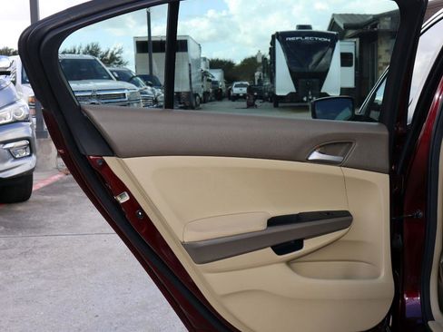 Used 2010 Honda Accord LX-P image 32