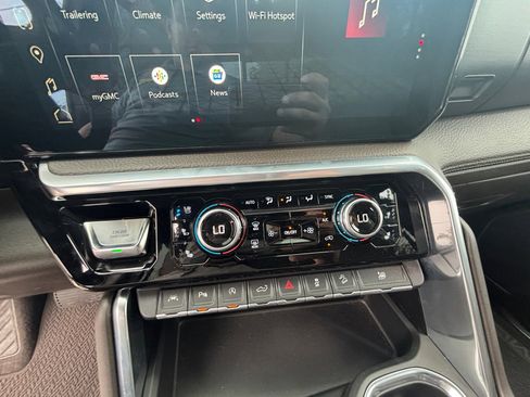 Used 2022 GMC Sierra 1500 Denali image 5