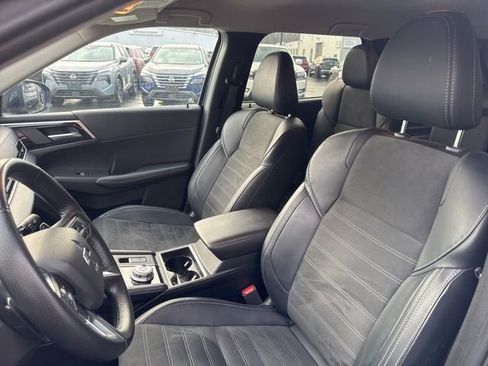 Used 2024 Mitsubishi Outlander AWD image 10