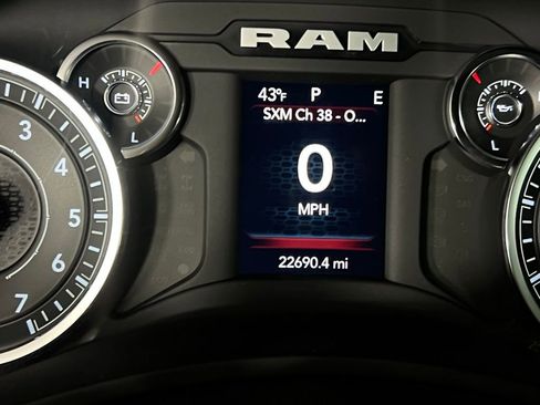 Used 2024 RAM 2500 Big Horn w/ Bed Utility Group image 15