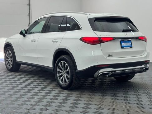 Used 2025 Mercedes-Benz GLC 300 4MATIC image 13