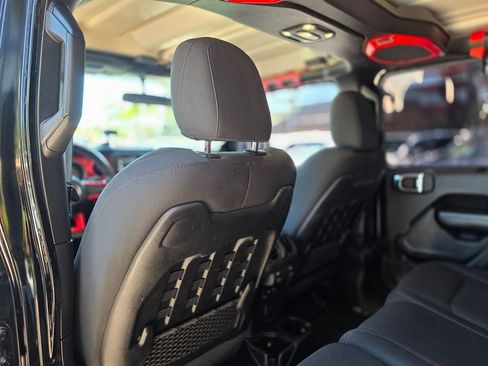 Used 2021 Jeep Wrangler Unlimited Rubicon AWD/4WD image 28