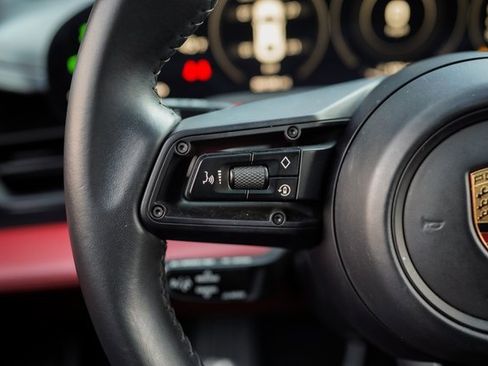 Used 2022 Porsche Taycan image 28