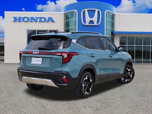 Used 2026 Kia Seltos EX FWD image 3