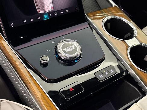 Used 2025 Cadillac Escalade ESV Sport Platinum image 21