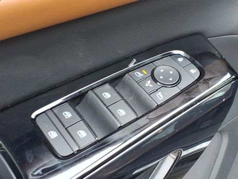 New 2026 Nissan Pathfinder Platinum image 17