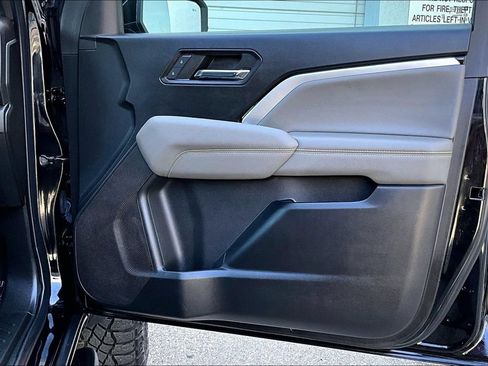 Used 2024 Chevrolet Colorado ZR2 w/ ZR2 Convenience Package III AWD/4WD image 29
