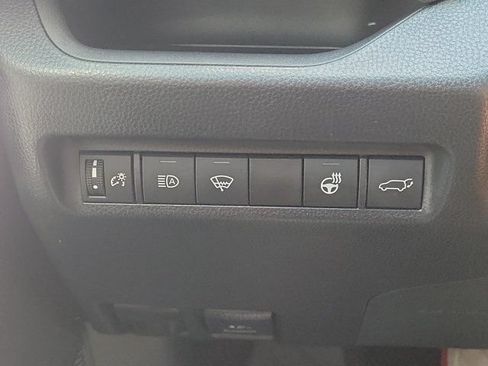 Used 2019 Toyota RAV4 XLE Premium w/ Cold Weather Package AWD/4WD image 20
