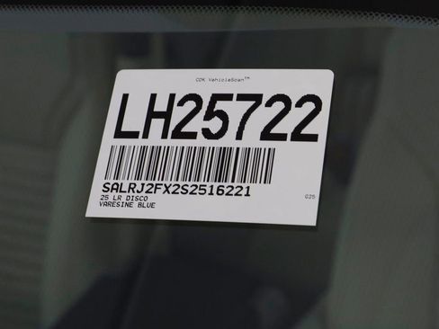New 2025 Land Rover Discovery S AWD/4WD image 27