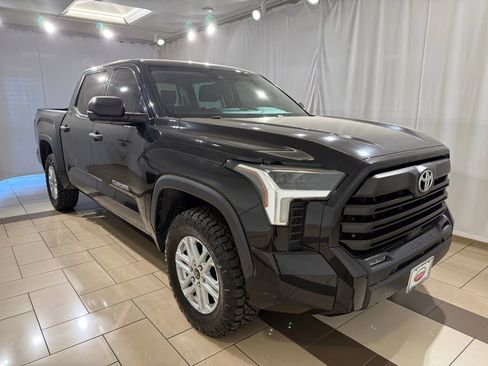 Used 2023 Toyota Tundra SR5 w/ SR5 Convenience Package AWD/4WD image 6