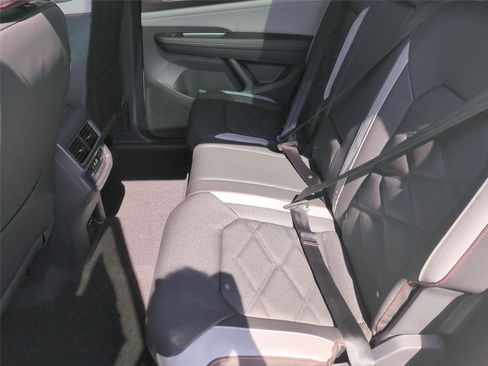 New 2026 Volkswagen Atlas Peak Edition AWD/4WD image 17