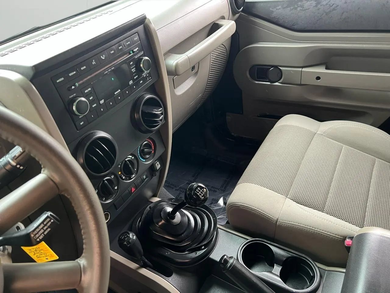 Used 2007 Jeep Wrangler Sahara AWD/4WD image 40
