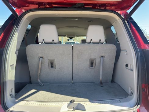 Used 2023 GMC Acadia SLT image 14