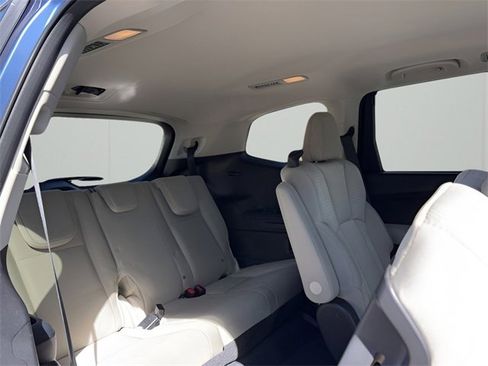 Used 2021 Subaru Ascent Premium w/ Convenience Package image 16